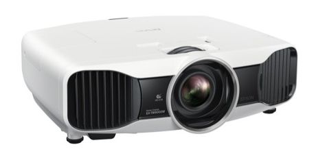 Ecco come si presenta il videoproiettore Epson TW9000W, di colore bianco